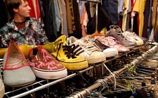 В Россию уменьшился ввоз одежды и обуви из Китая В Россию уменьшился ввоз одежды и обуви из Китая